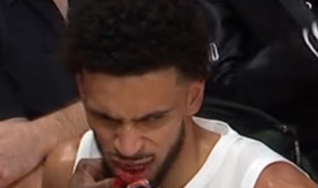 开拓者媒体人：卡马拉牙掉了 捡起来继续打球  他是顶级硬汉