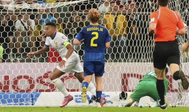 官方网站-姆巴佩谈追平亨利进球数：向亨利大哥致敬，但我可要超越他了