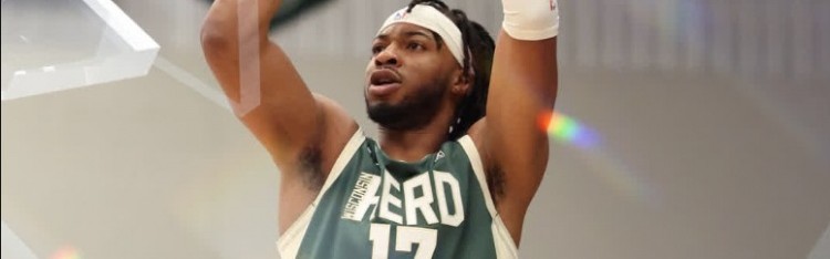 官方网站-马刺与后卫乌姆德达成训练营合约 其上季效力雄鹿双向阵容