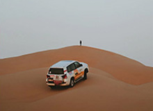 官方网站-新鲜！戈登观看舞狮表演，掏出手机全程记录